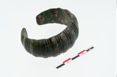 Foto von Bronzemelonenarmreif (NHMW-PRAE-025379)